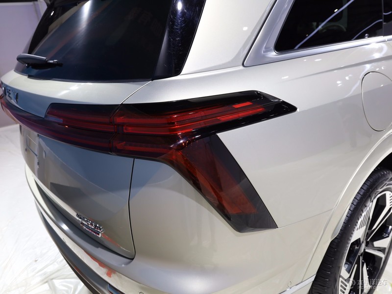 4.4t的宝马x5,4.4t的宝马x5m加多少号汽油