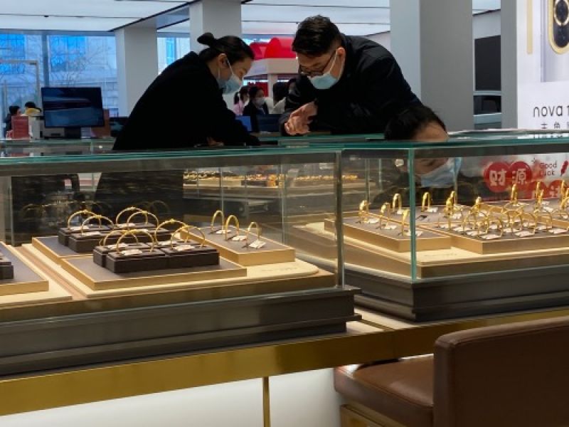 黄金越贵金店生意越好,黄金越低价越要买积存金