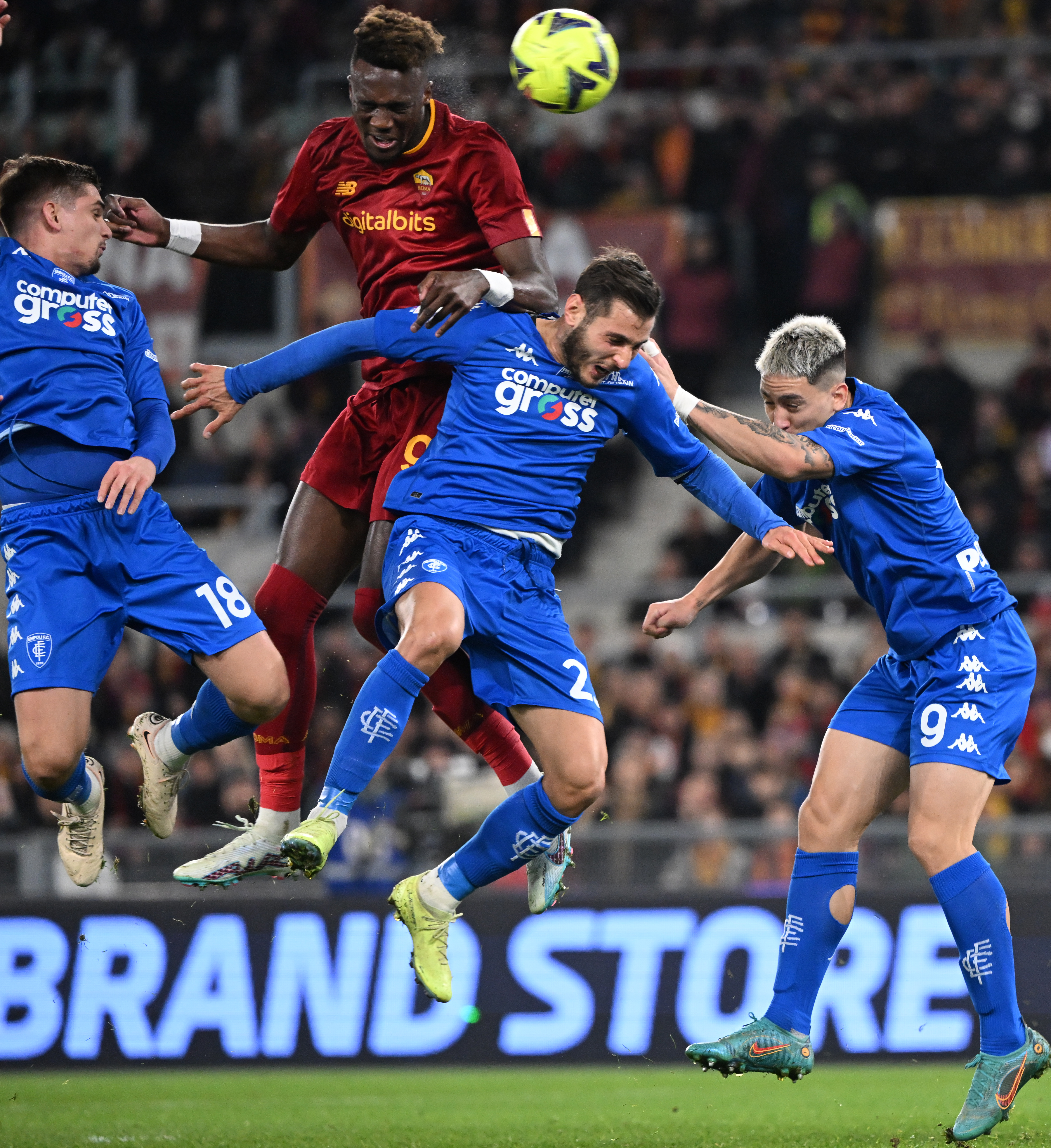 意甲罗马胜桑普多利亚,体育足球德甲拜仁胜菲尔特