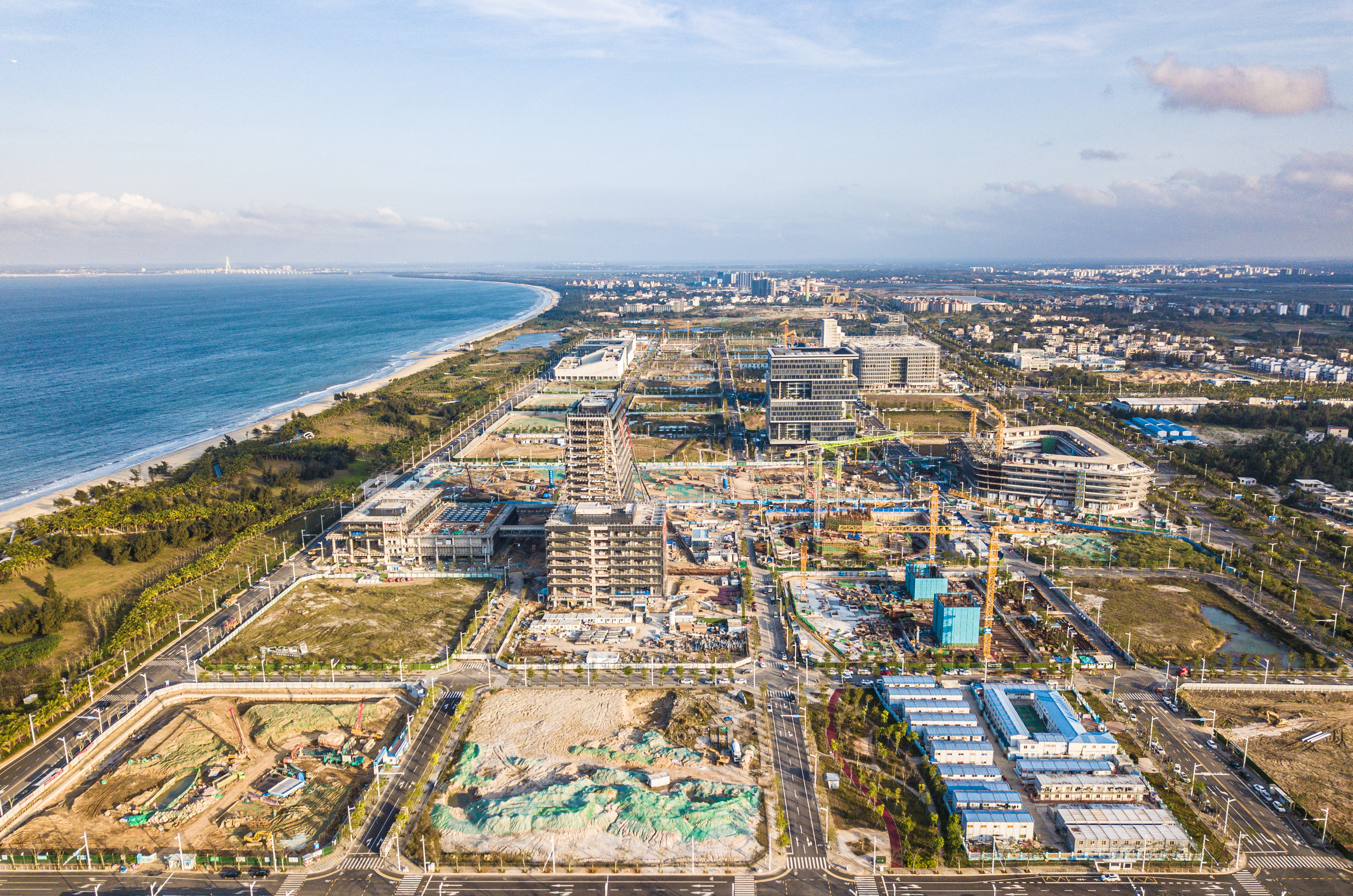 招商引资经济发展增动力,扩投资促消费稳外贸