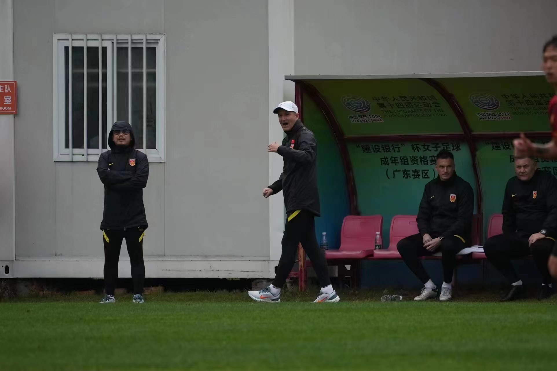 国足新帅扬科维奇发布会,国足主帅扬科维奇训练很严肃