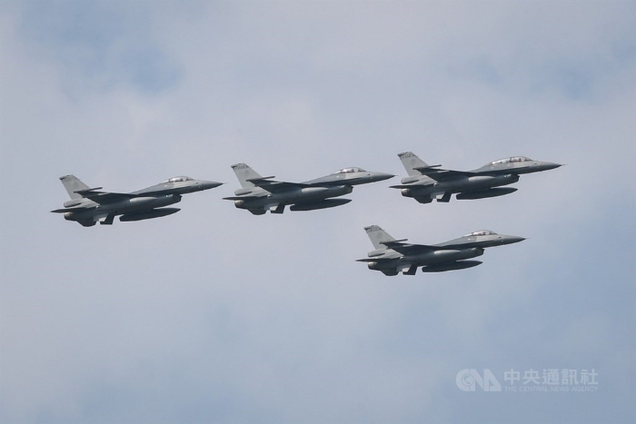 台媒对大陆空军评价,美对台军军售深度分析