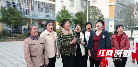 茶乡花海：十三乡融出一个村花海里同唱一首歌