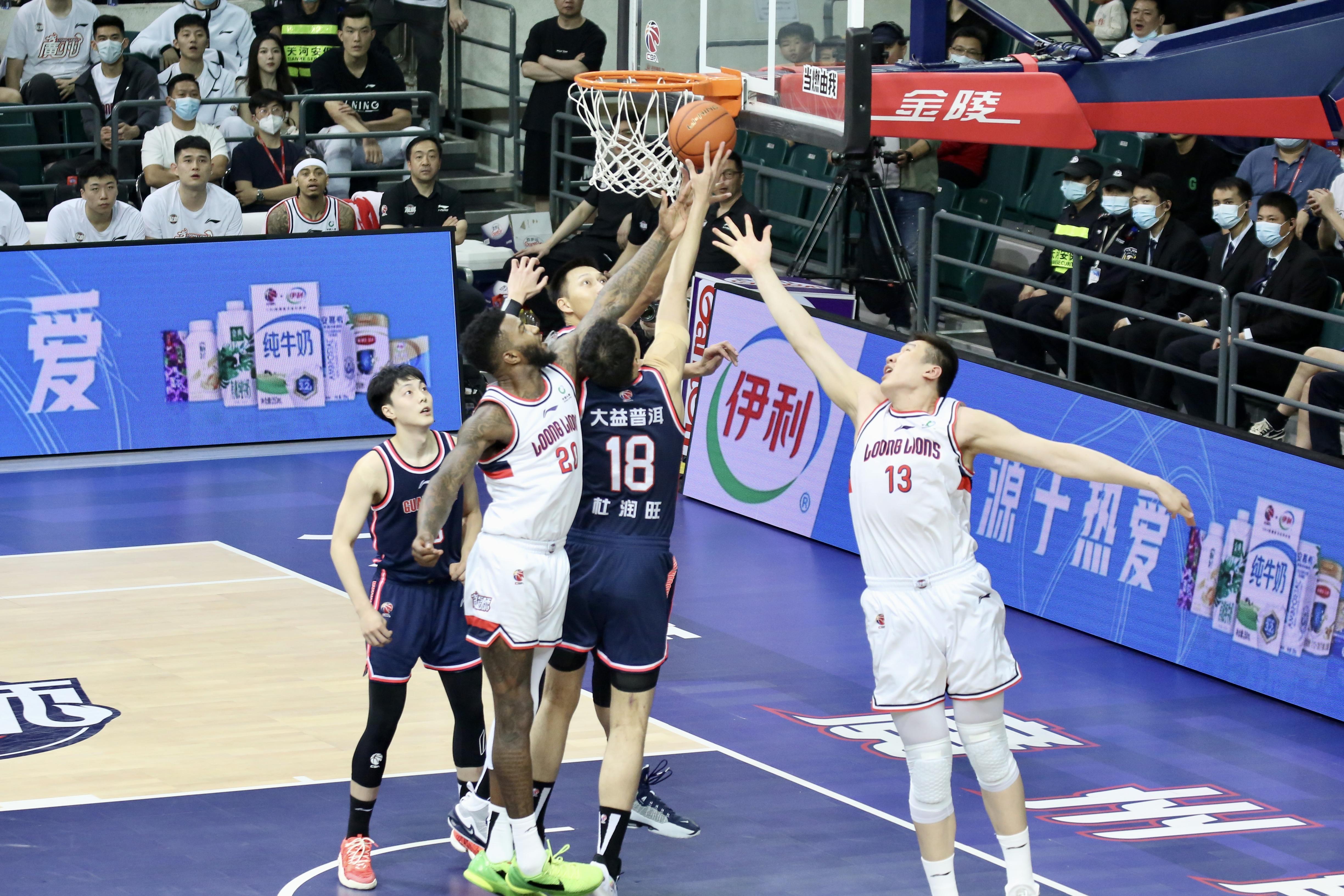 cba广东三次三连冠,cba广东三巨头全归队