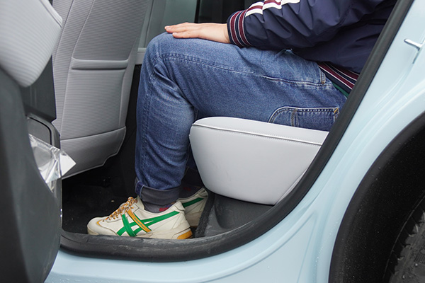 燃油车初次体验新能源车感受,燃油版混动版驾驶体验