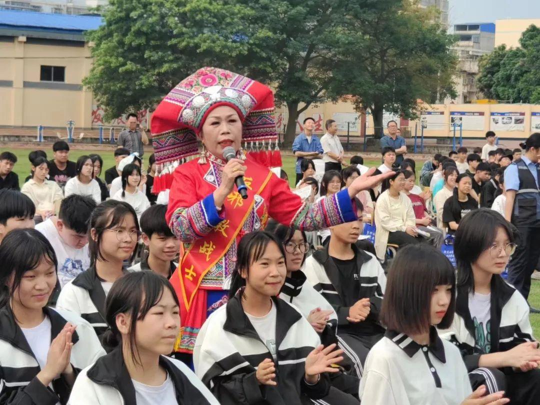 学校反邪警示教育宣传,反邪宣传教育面对面