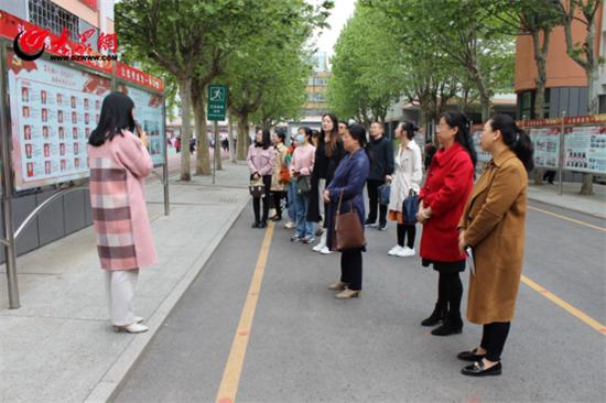 临朐县南苑小学教育考察团到潍坊市实验小学考察交流