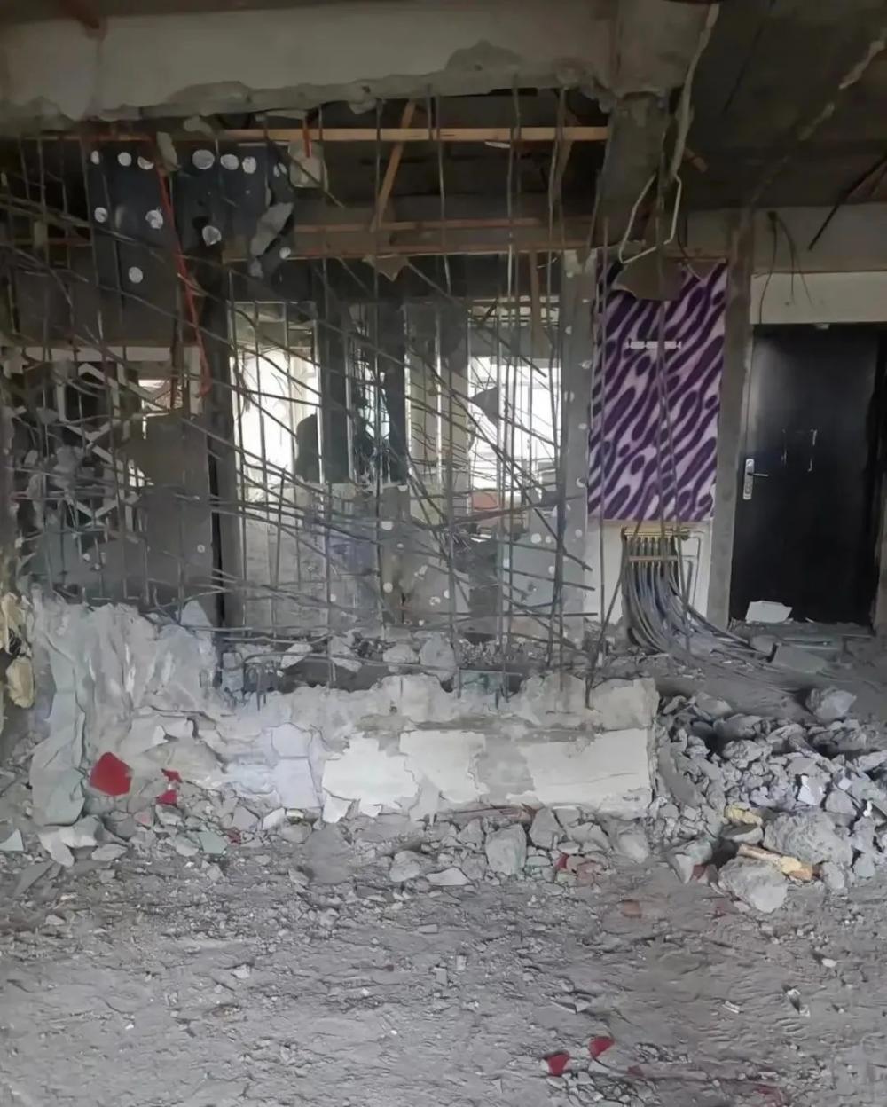 哈尔滨私砸承重墙居民楼，居民紧急撤离住酒店，律师：危害公共安全，健身房老板和装修人员赔不起也得赔！