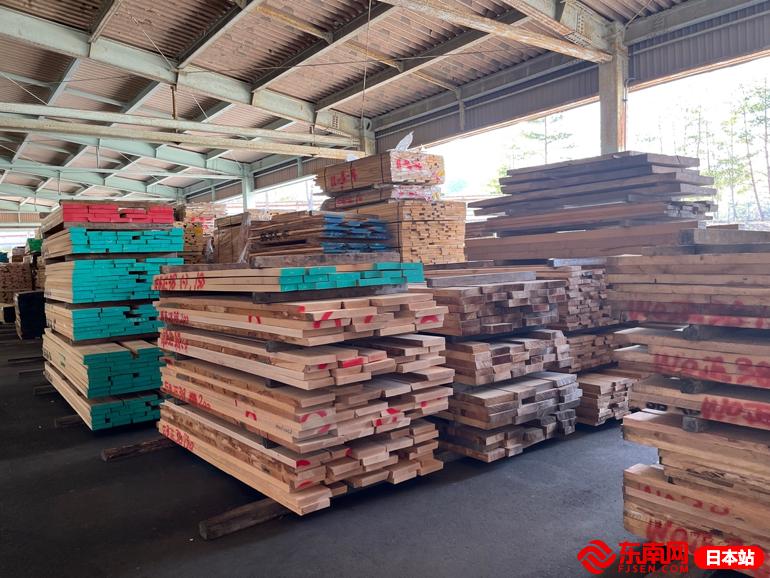 日本广岛的复兴精神：仍在行走的原爆电车与创造经典的曲木工厂