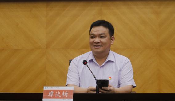 推进第二课堂建设，激活育人“新引擎”！泉州经贸职业技术学院明德大讲堂文学讲座开讲~