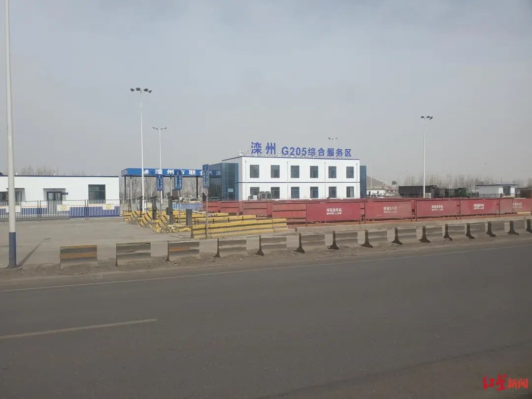 女子砍伤拆迁人员该怎么判刑,女子砍伤7名强拆人员