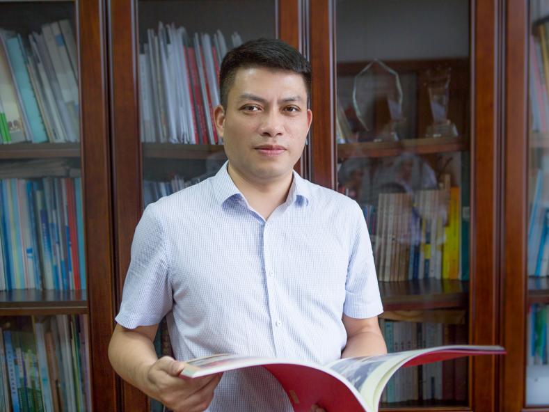 新闻有观点播出时间,本周新闻观点