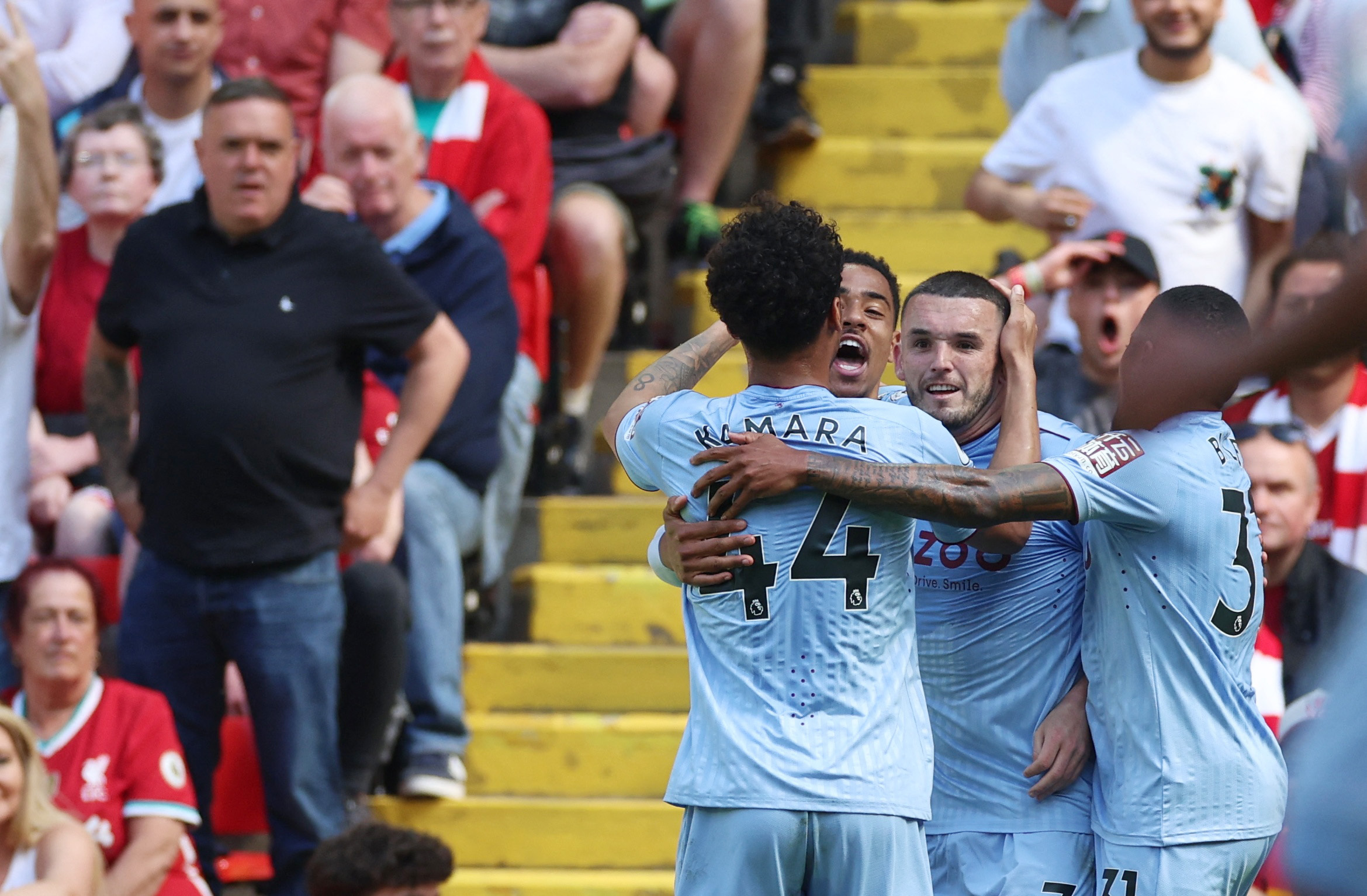 利物浦3比0阿斯顿维拉,体育英超