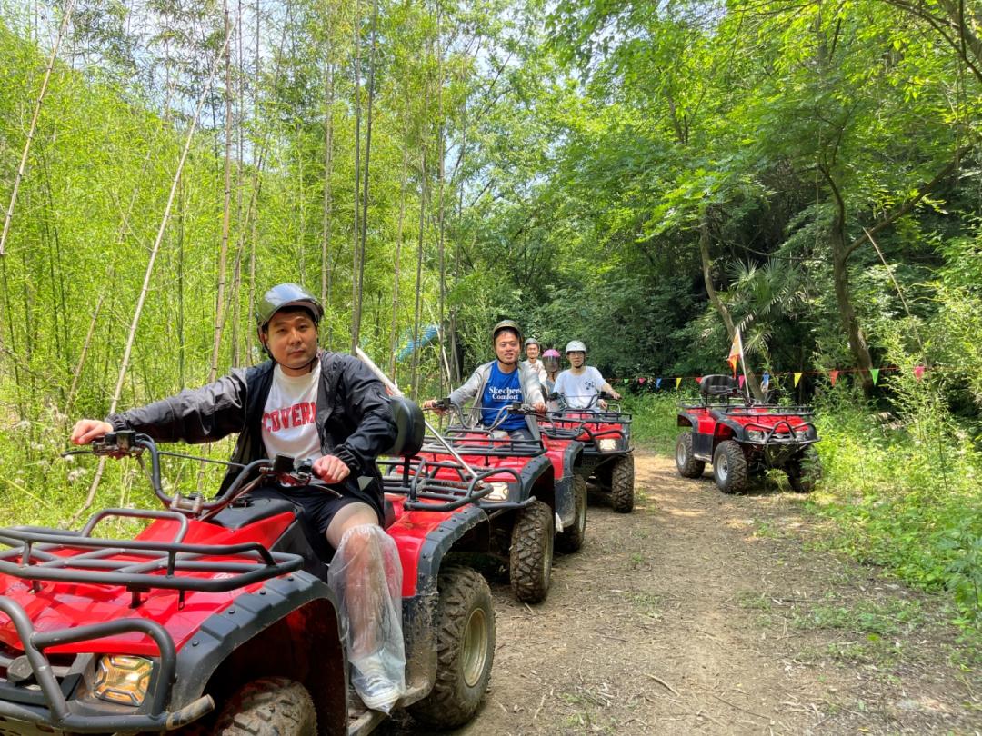 1000米玻璃水滑道、“狂野”山地越野车赛道……谷城最新网红打卡地,你来了吗?