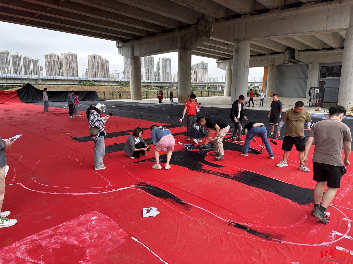 凤凰山tifo出场,中国队tifo凤凰山