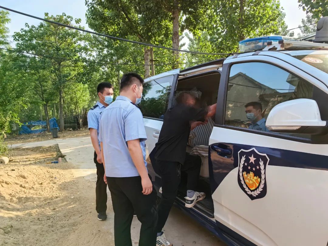 追踪！罚款！拘留！手“执”利剑为民护“行”