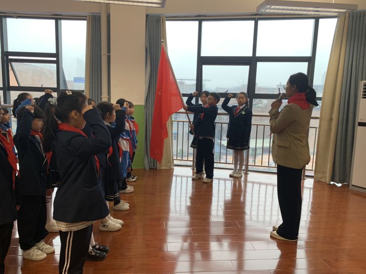 骊山小学2016年新队员入队仪式,水寨镇中心小学新队员入队仪式