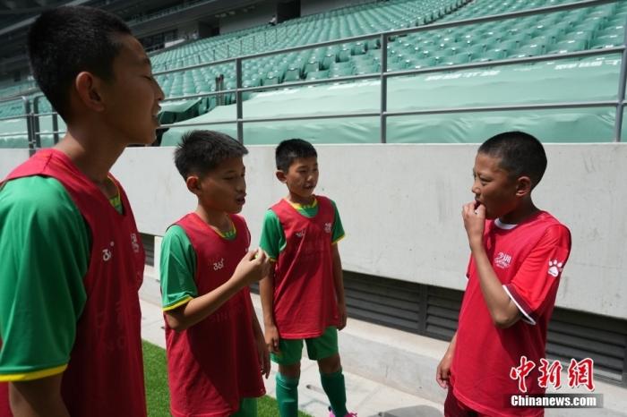 玉树小孩子视频,玉树小朋友