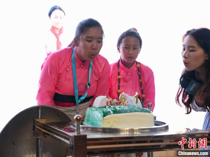 玉树小孩子视频,玉树小朋友