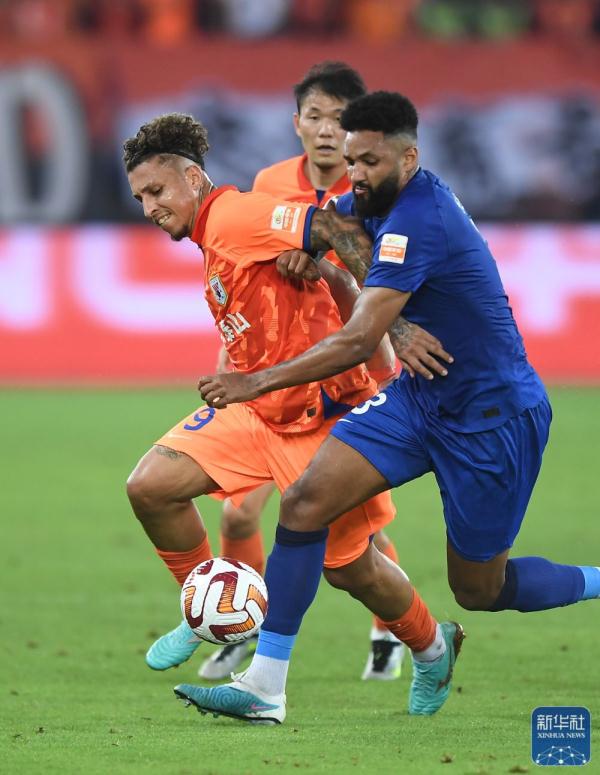 武汉三镇中超怎么升上来的,2022中超冠军三镇vs泰山