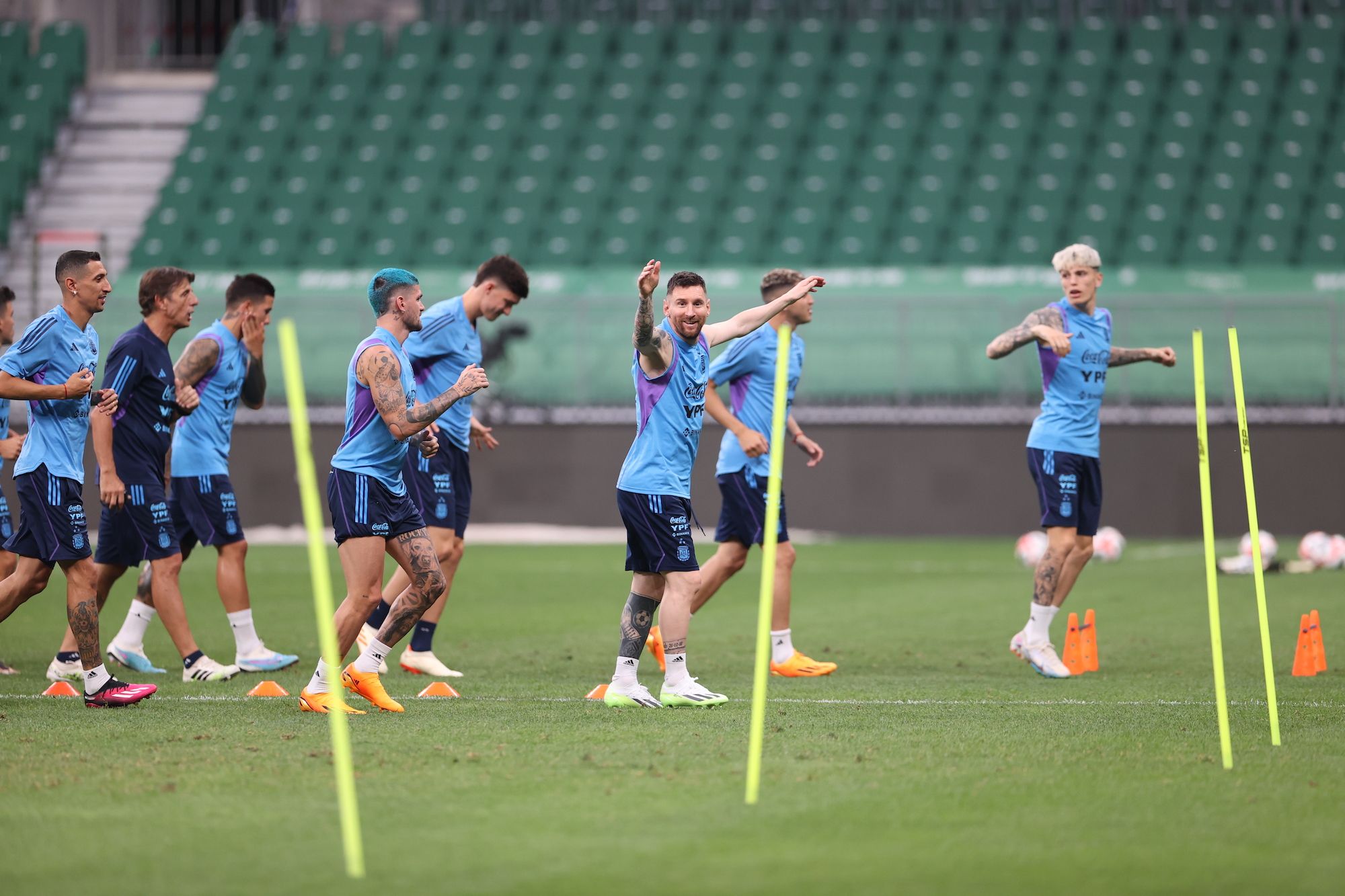 现场直击梅西工体首训完整版,梅西北京比赛现场直播视频