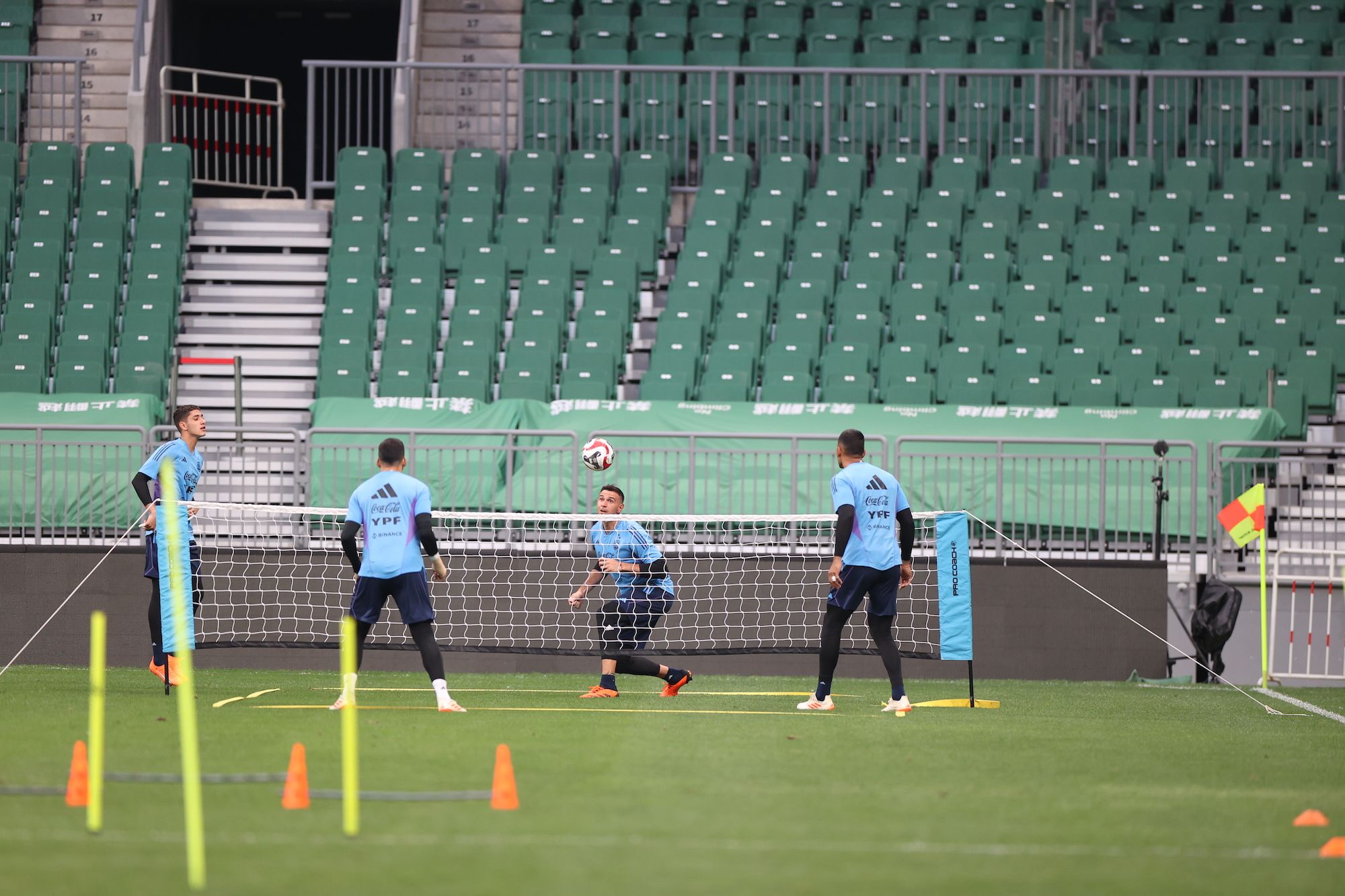 梅西北京比赛现场直播视频,直击北京新工体看梅西首秀