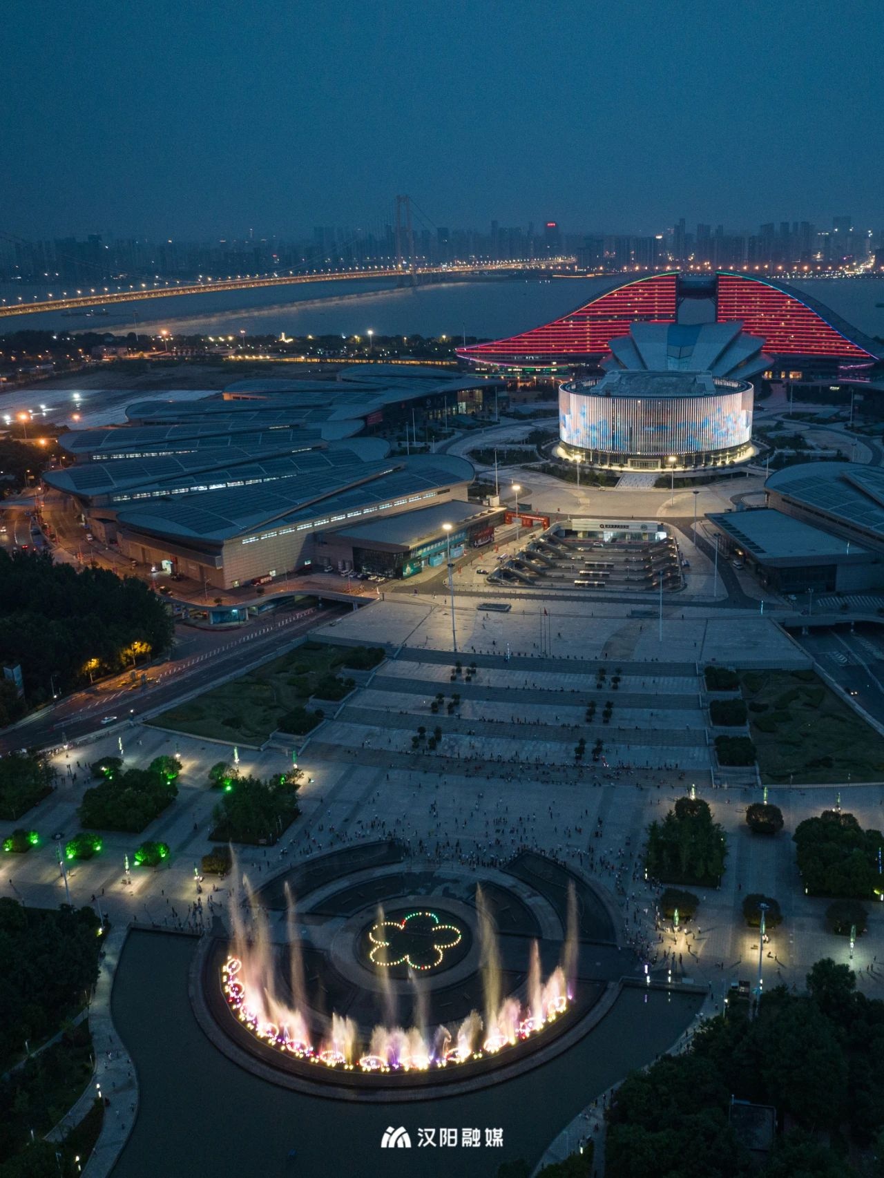 武汉音乐喷泉在哪里,武汉最大喷泉在哪里