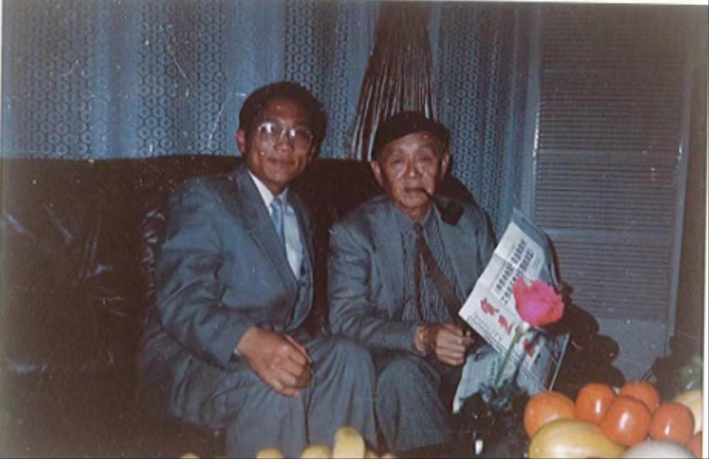 “浪荡汉子”魂归“无愁河”——谨以此文深切缅怀黄永玉先生