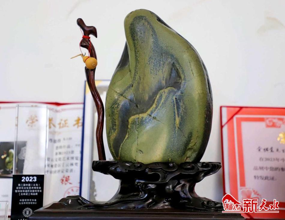 武山县渭河奇石,嘉荫县举办首届奇石民间艺术展