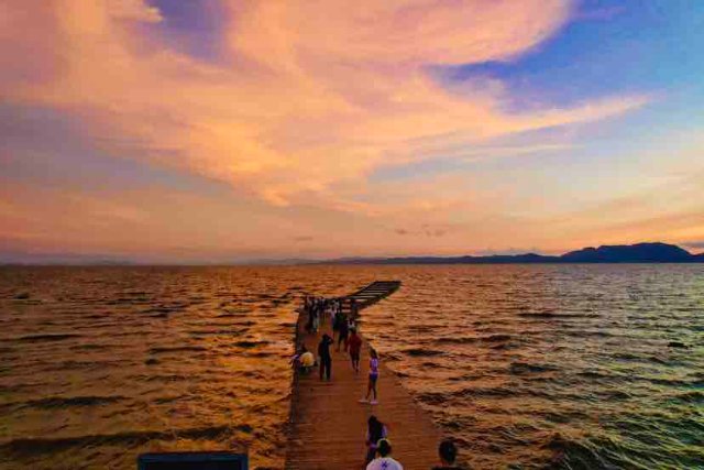 有一种叫云南的生活｜快看！天空打翻了调色盘，色彩洒在了昆明这里→