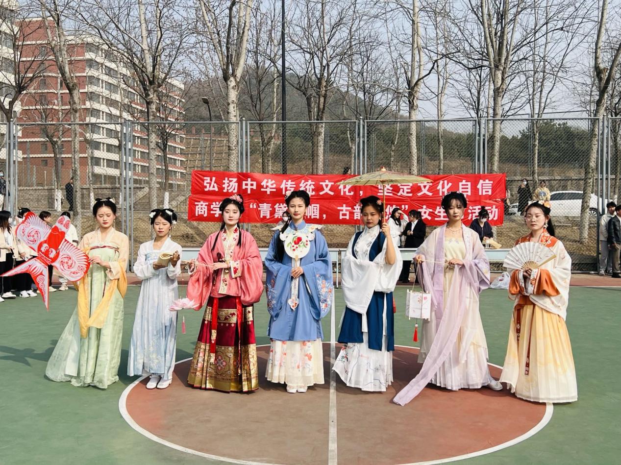 青岛理工大学商学院：挖掘文化价值，推进文化育人