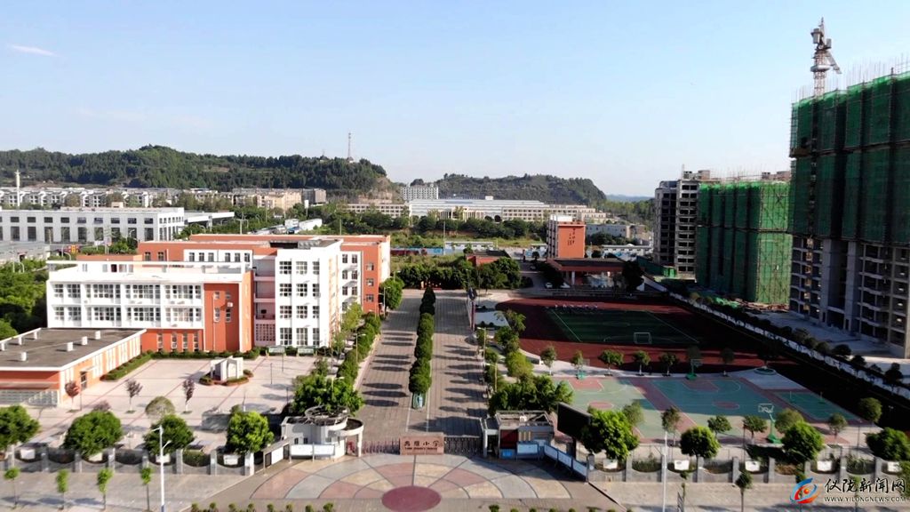 离堆小学：折纸绳艺作品喜迎成都大运会