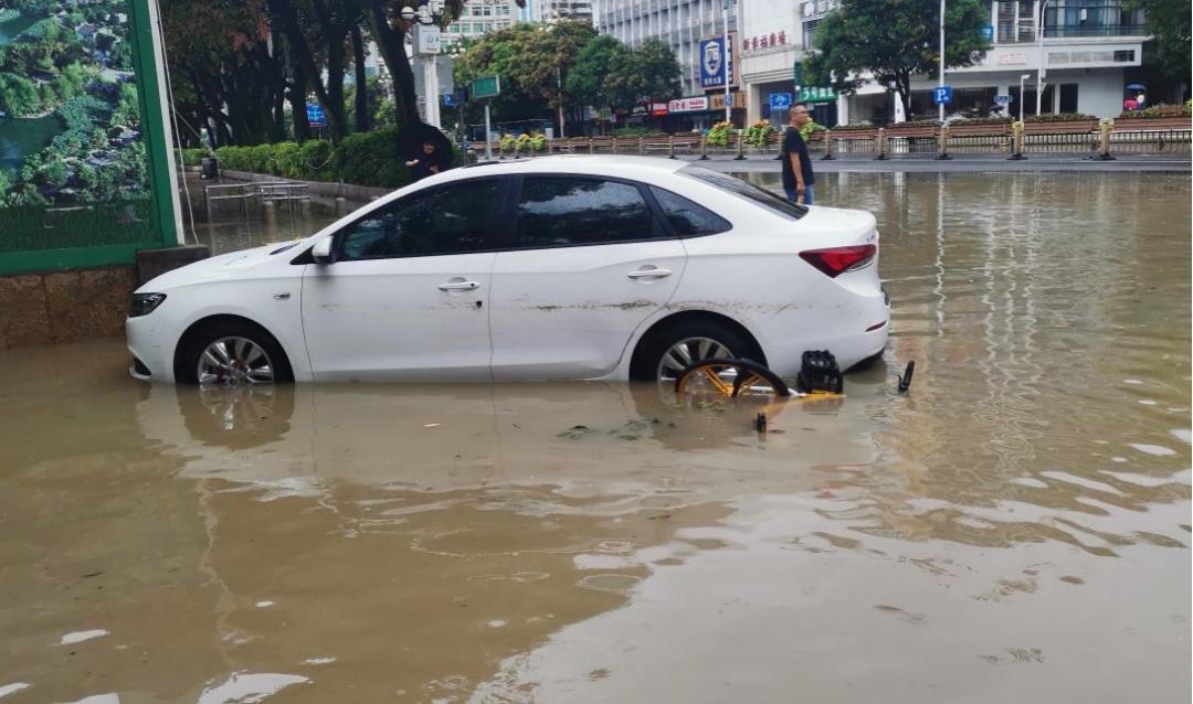 台风过后泡水车怎么办,台风来袭车被泡如何理赔