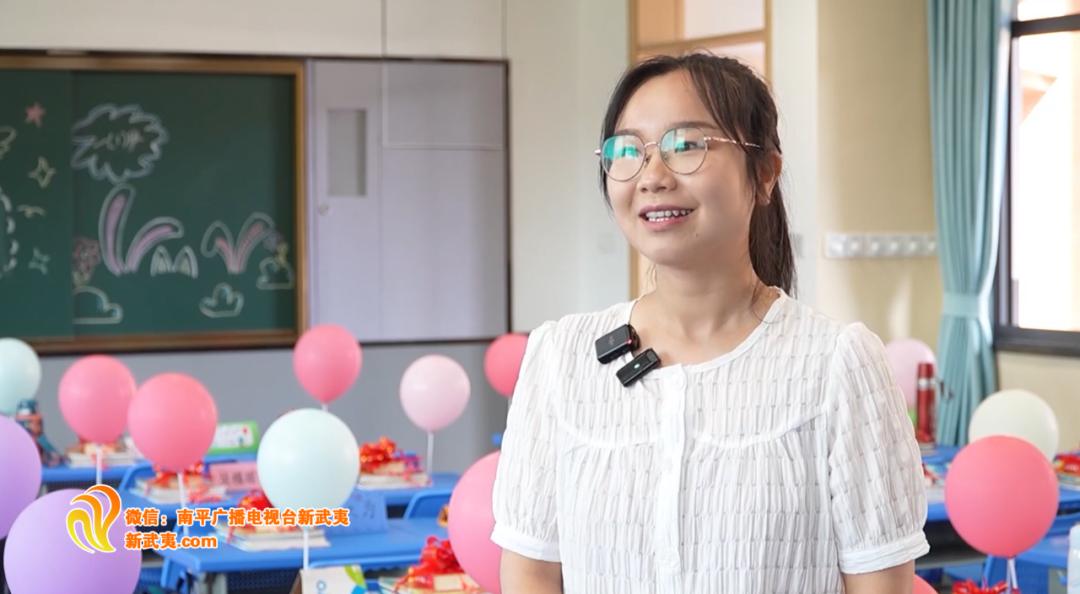 新学期新气象直击开学第一天,开学季新校园新活力