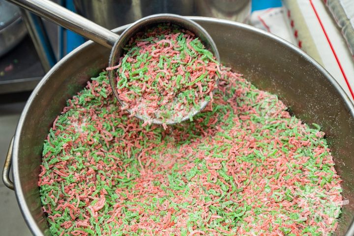 杭州各大寺庙“筒儿月饼”陆续开售!橙柿独家探访中天竺“月饼厨房”:吃货最惦记的素月饼是怎么做出来的?