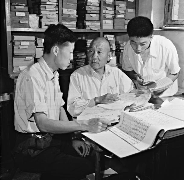 温故|京城旧书市场重现繁华,年轻一代“乐淘淘”