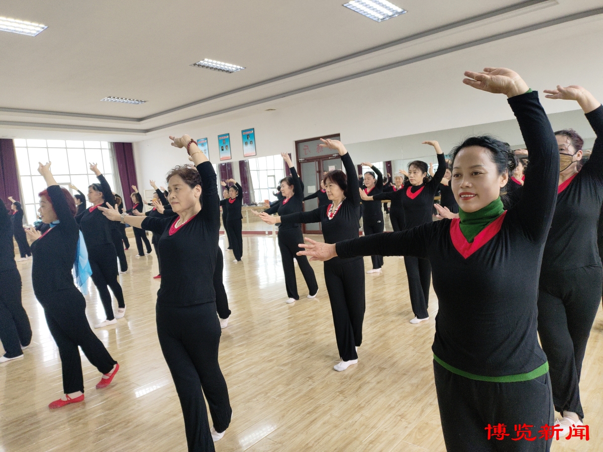 深读淄博︱老年大学“一位难求”“课程秒光”的背后让这届“银发人”精神富有，路还有多长